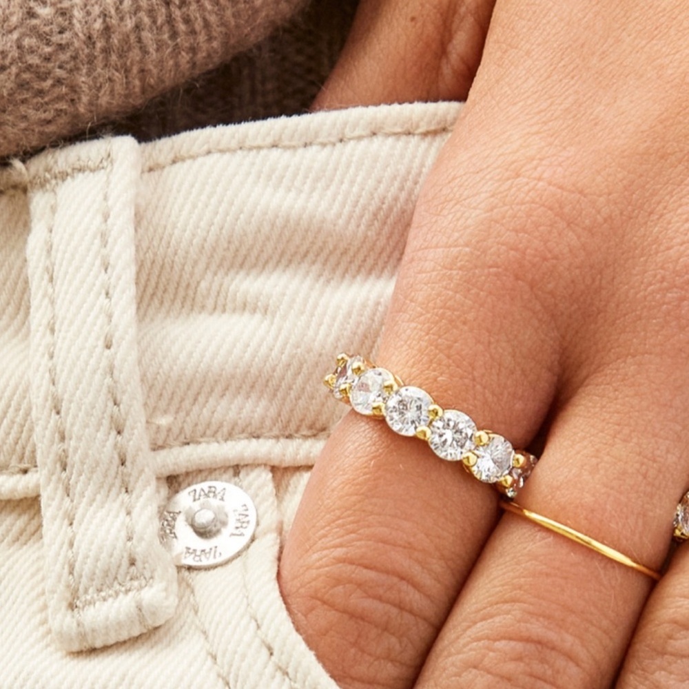 Elegant Gold and Crystal Ring